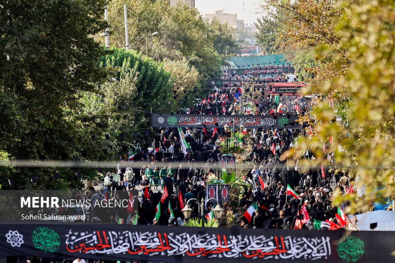 پیاده‌روی جاماندگان اربعین در تهران - ۲