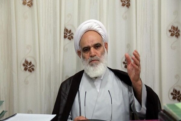 روایت استاد حوزه علمیه قم از ساده‌زیستی در حوزه‌ها؛ اگر مراد از «حوزه» تمامی افراد ملبس به لباس روحانیت هستند، نمی توانیم این ادعا را داشته باشیم