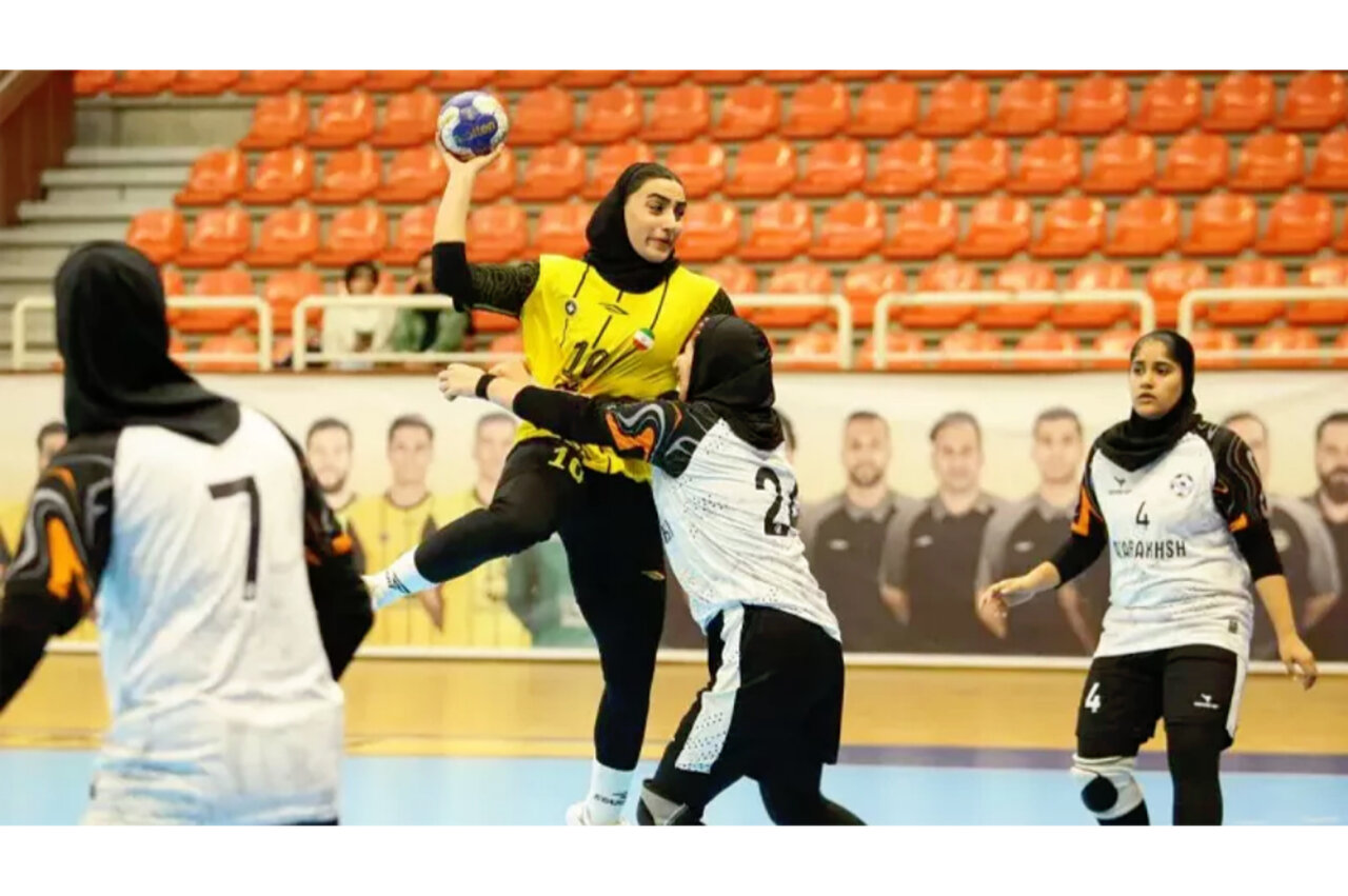 نبرد سرنوشت ساز بافق و گچساران/ سپاهان و استقلال امیدوار به پیروزی