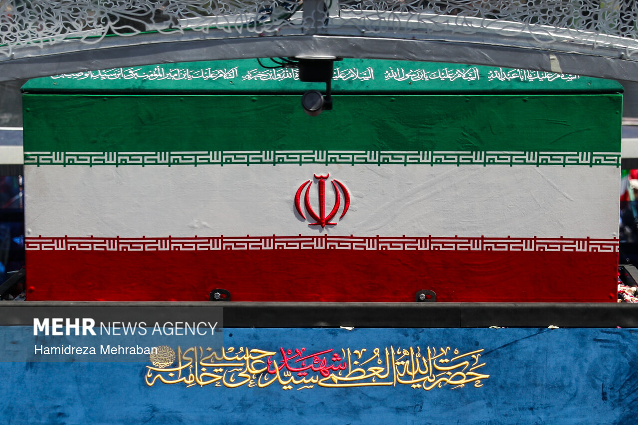 مراسم تشییع پیکر مطهر رهبر شهید انقلاب در تهران - ۱۷