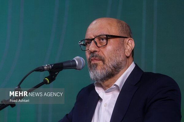 دهقان: ظرفیت علمی دانشگاه‌ها باید به حل مسائل واقعی صنعت متصل شود