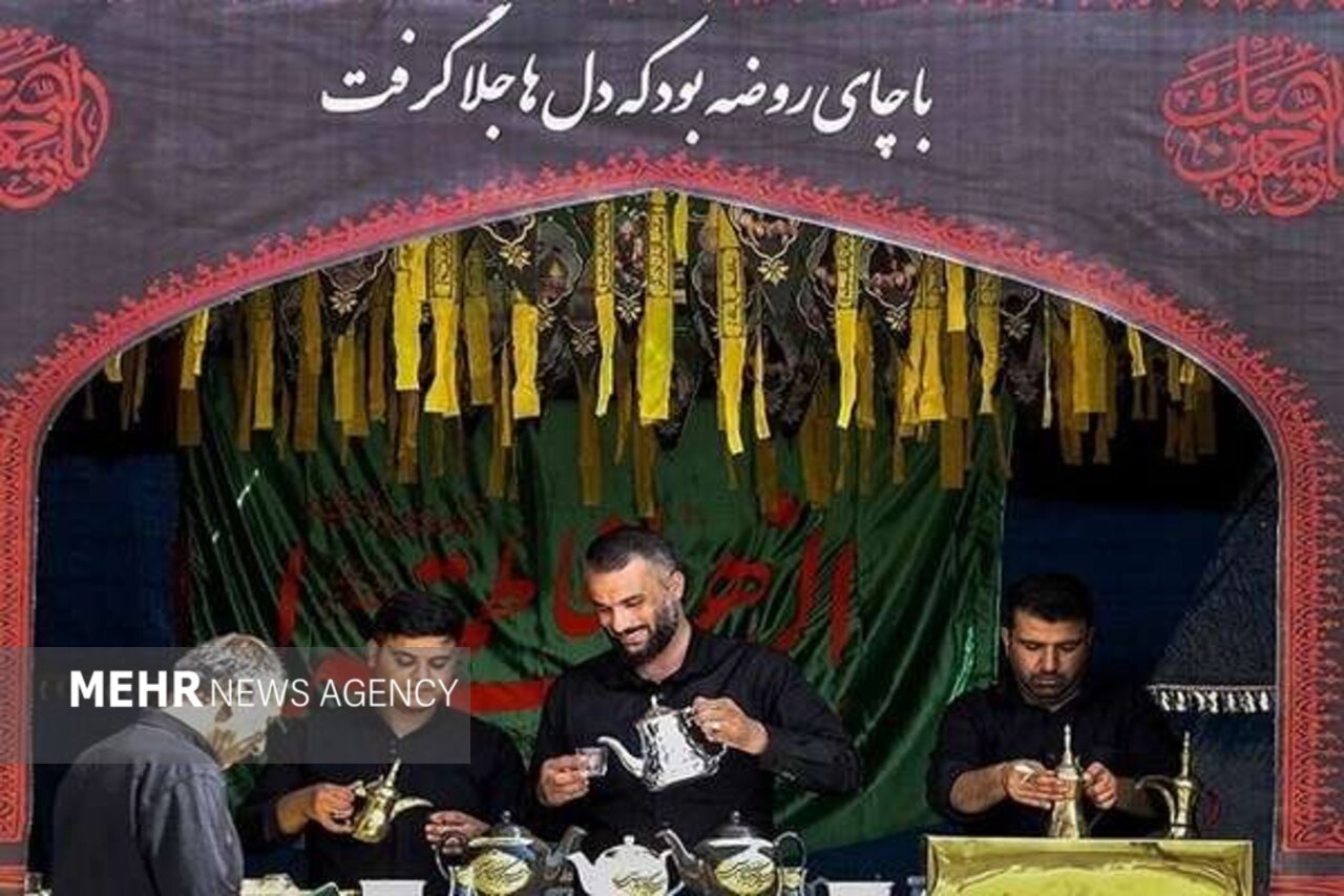 مواکب شادگان برای پذیرایی زائران اربعین بصورت شبانه روز فعالیت می کنند