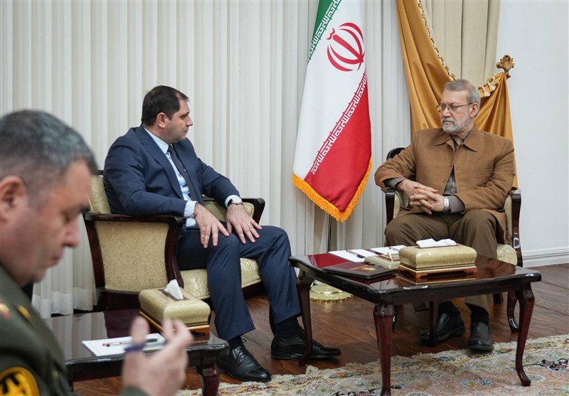دیدار وزیر دفاع ارمنستان با لاریجانی