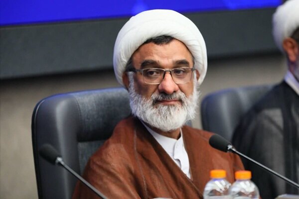 دبیر شورای عالی انقلاب فرهنگی: توحید و ایمان، بنیان سلامت معنوی است