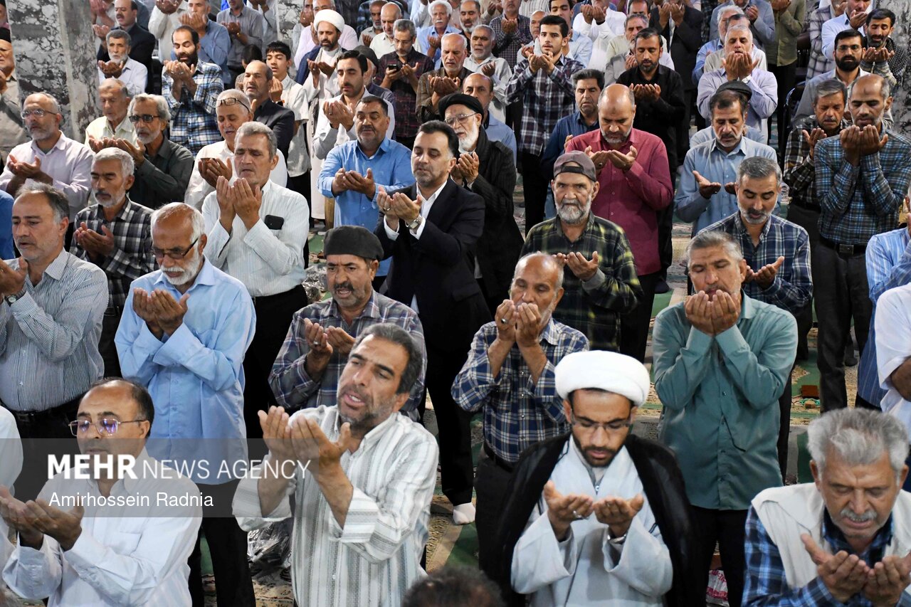 نمازجماعت باشکوه ظهرعاشورا در شهرری  برگزارمی شود