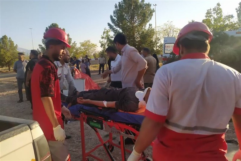 واژگونی وانت در محور هفت‌باغ کرمان با 21 مصدوم و 2 فوتی