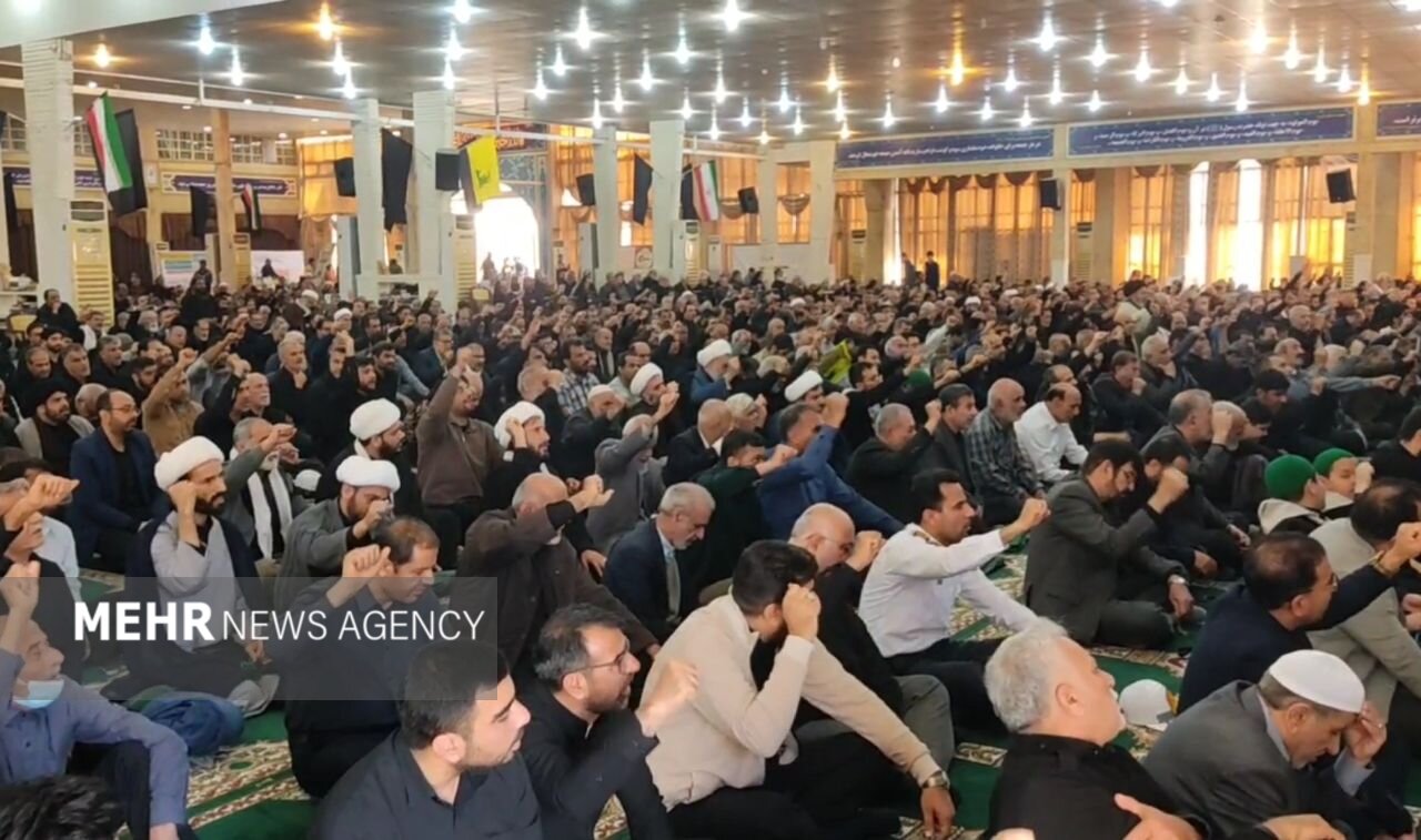 حضور گسترده بوشهری‌ها در نماز جمعه