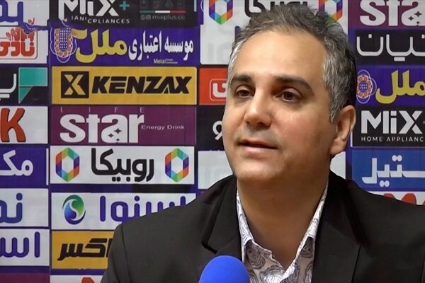 روشنک: لیگ ۱۸ تیمی سخت است اما باید به فال نیک بگیریم