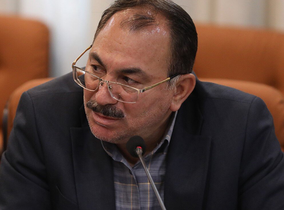 پاکمهر: ارز دارو و تجهیزات باید 28 هزار و 500 تومان بماند