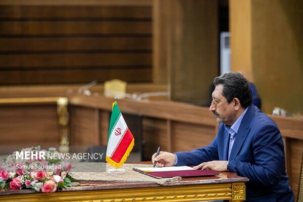اتابک: توسعه تجارت با اوراسیا نیازمند رفع موانع تجاری است