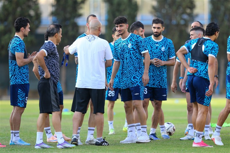 سه مصدوم استقلال به بازی با گل‌گهر رسیدند
