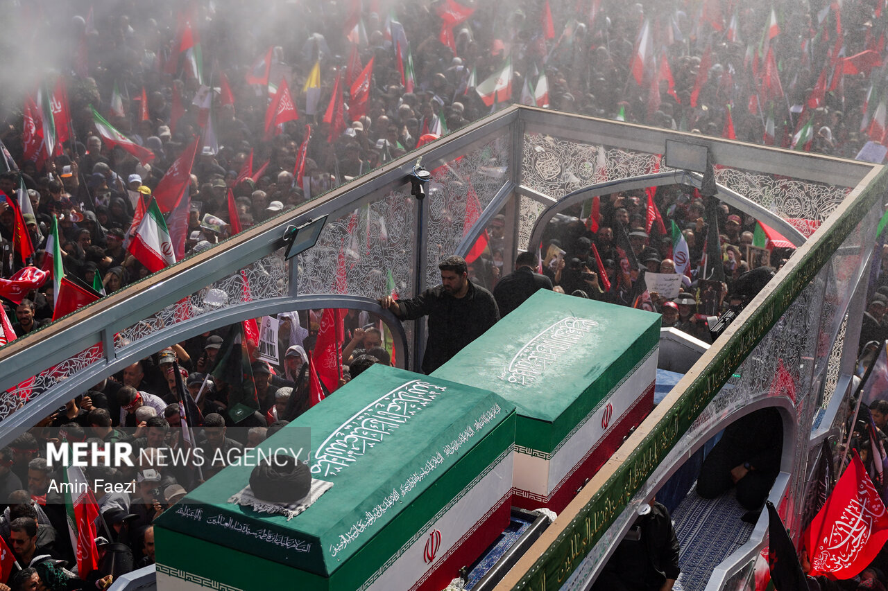 مراسم تشییع پیکر مطهر رهبر شهید انقلاب در تهران - ۳