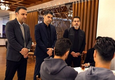 شهرخبر - دیدار پیمان حدادی با سرمربی، سرمربی و اعضای تیم پرسپولیس
