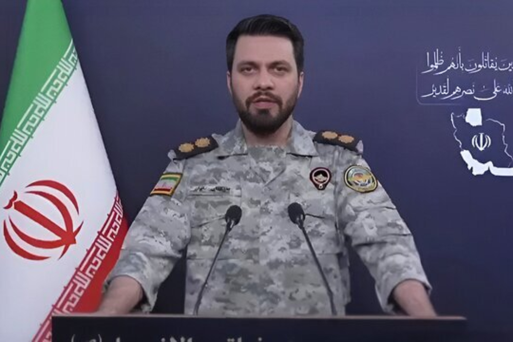 عقب‌نشینی ناو هواپیمابر جرالد فورد، پوشالی بودن قدرت مستکبران را ثابت کرد