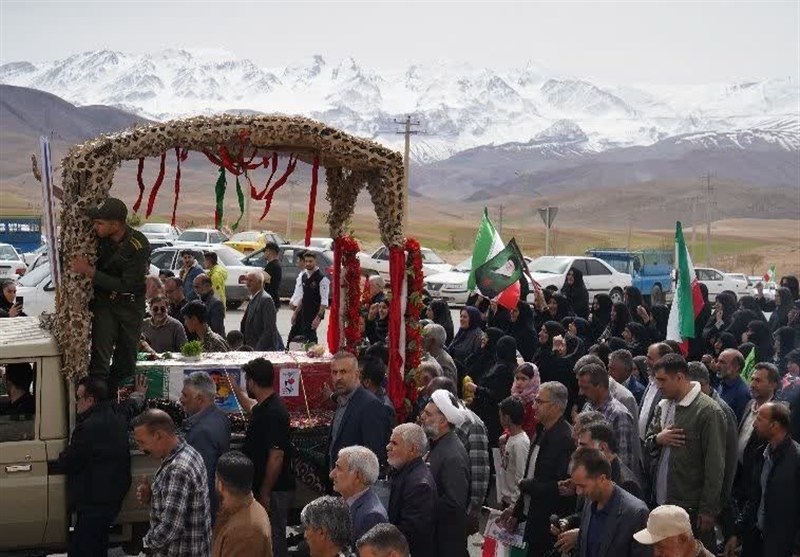 پیکر شهید ناو دنا در پای کوه پرصلابت دنا آرام گرفت + فیلم‌ و تصاویر