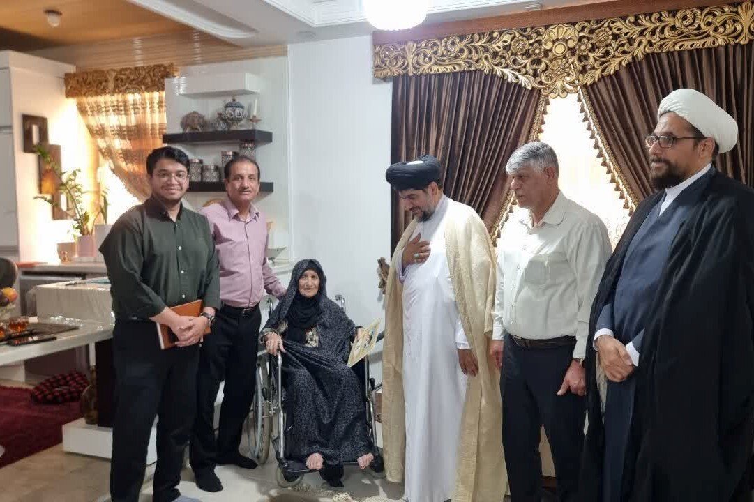 امام جمعه گناوه: تکریم خانواده‌ شهدا پاسداشت فرهنگ ایثار و شهادت است