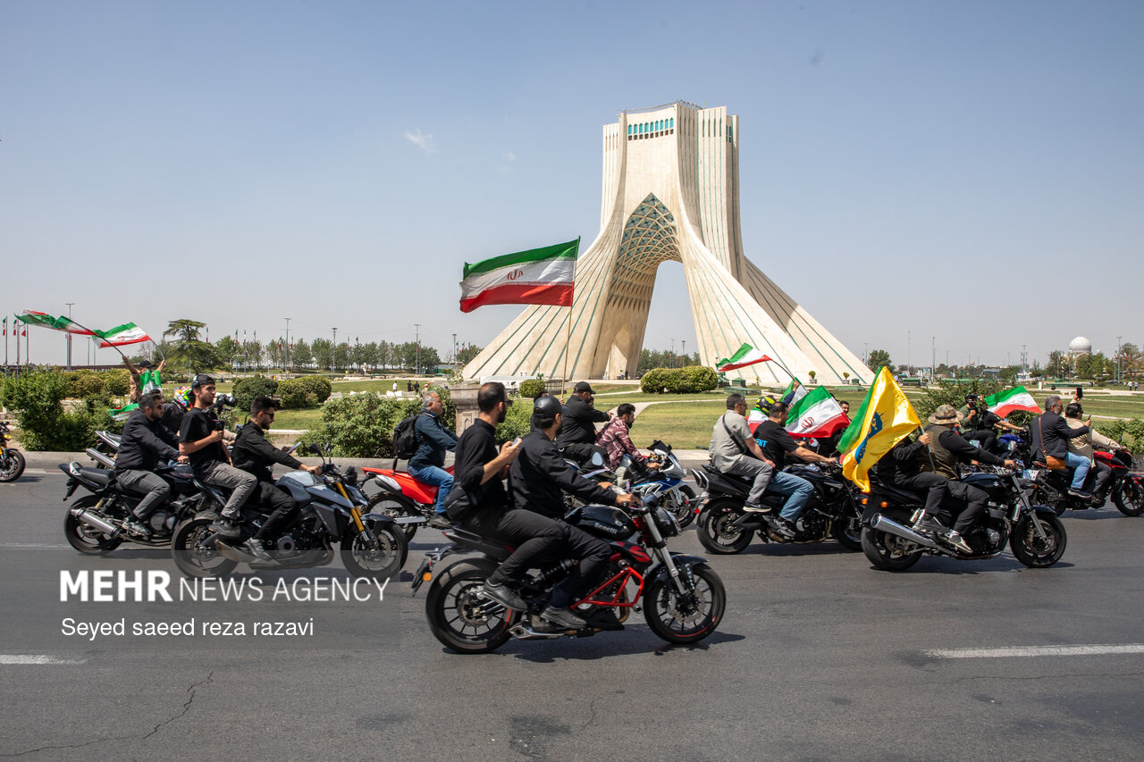 رزمایش موتورسواران جان‌فدا