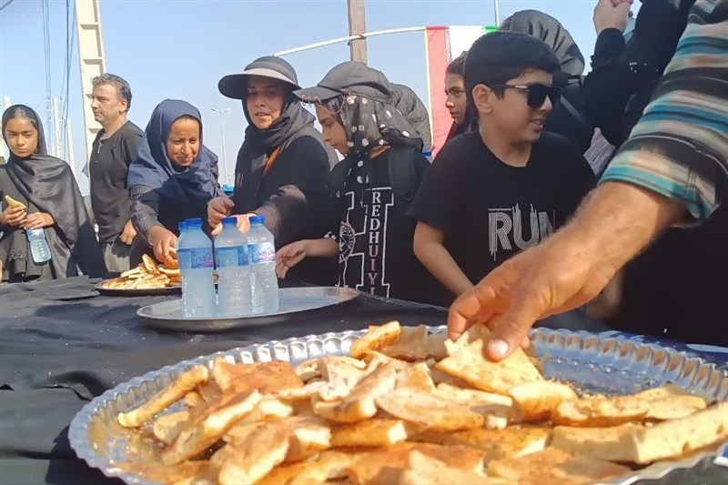 برافراشتن پرچم ارادت مردم سوق در جاده‌های خوزستان+فیلم