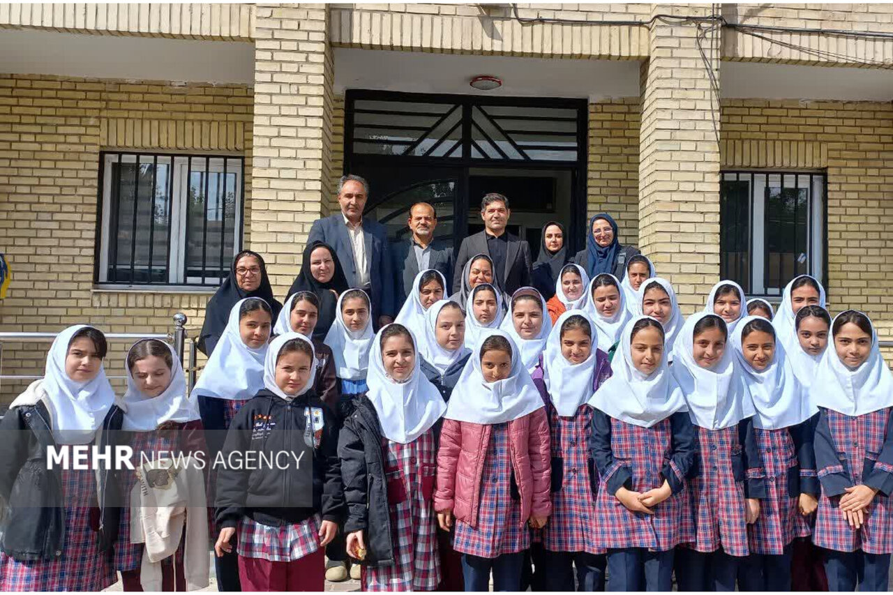 کودکان نمین پشت میز فرماندار نشستند، روایت یک دیدار متفاوت