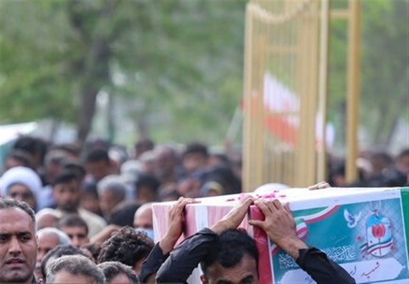 سرباز شهید نیروی دریایی ارتش در قشم تشییع شد