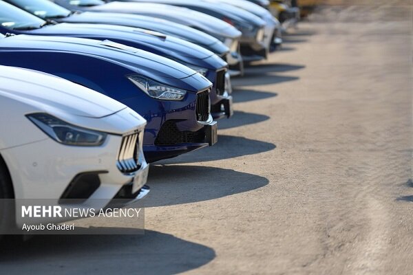 13 هزار خودروی وارداتی در تهران استاندارد شد