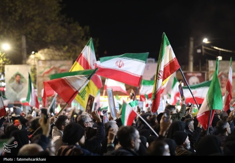 رستمی:در خیابان می‌مانیم تا پشتوانه‌ای باشیم برای نیروهای مسلح مقتدر