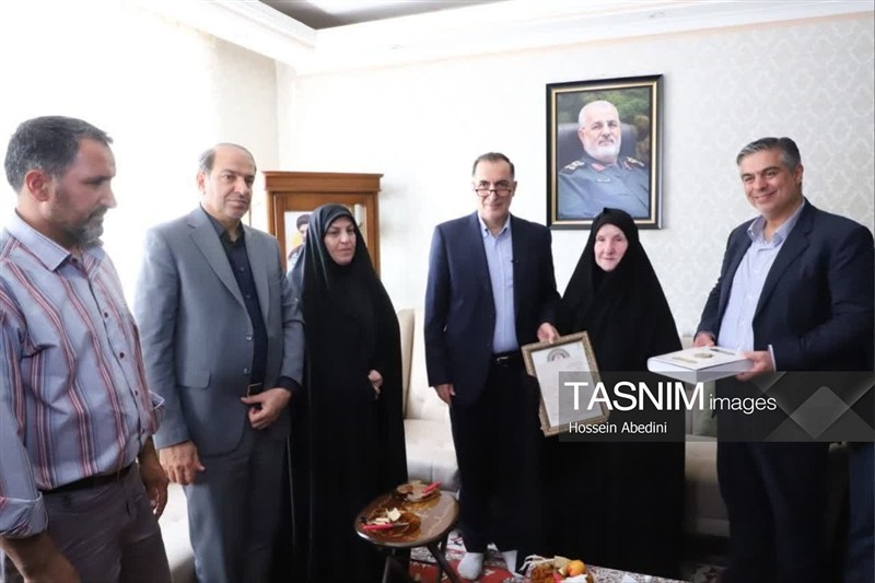 دیدار و تقدیر رئیس بنیاد شهید از خانواده سپهبد شهید محمد پاکپور