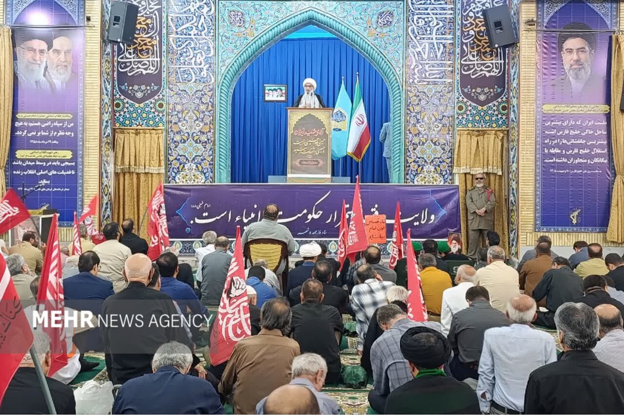 امام جمعه بوشهر: امروز زمان مقاومت و ایستادگی در برابر دشمنان است