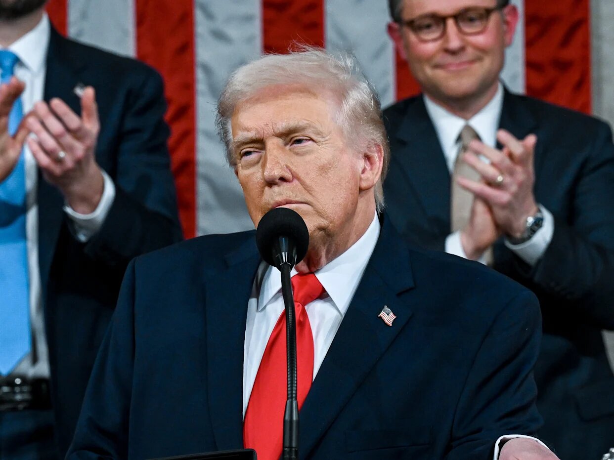 رویترز: عصر طلایی آمریکا؟؛ مردم از عملکرد ترامپ راضی نیستند