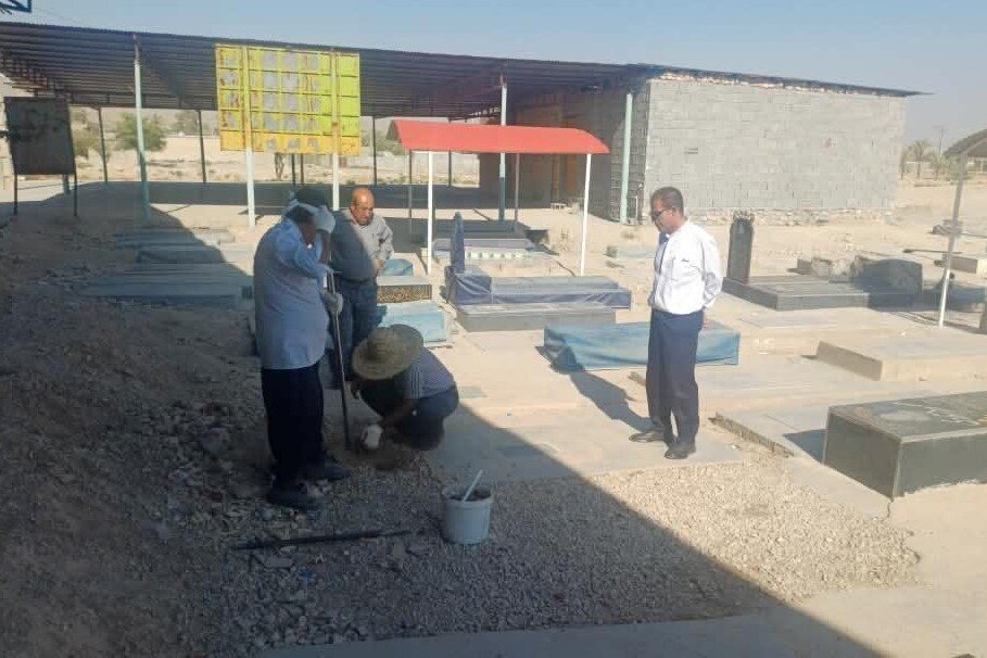 تبدیل آرامستان تنگ ارم به مزرعه نرگس و نهالستان