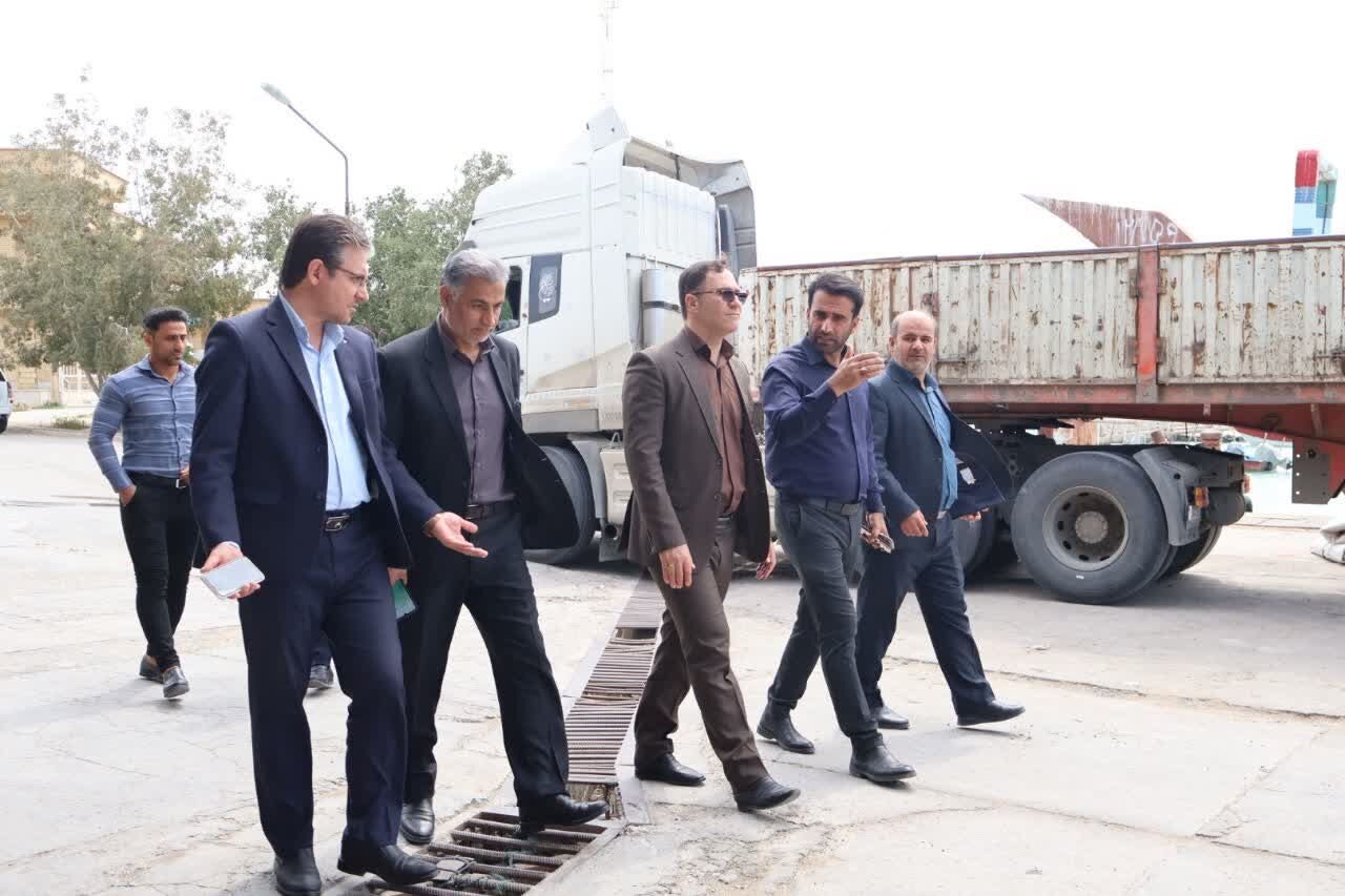 سلیمانی: روند تخلیه کالا در بنادر تنگستان مطلوب است