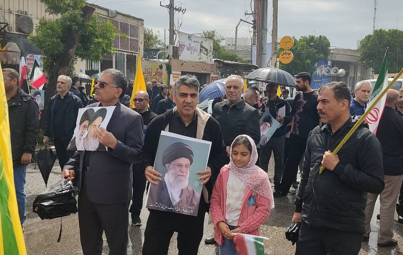 حرکت مردم بوشهر به سوی محل برگزاری راهپیمایی روز قدس