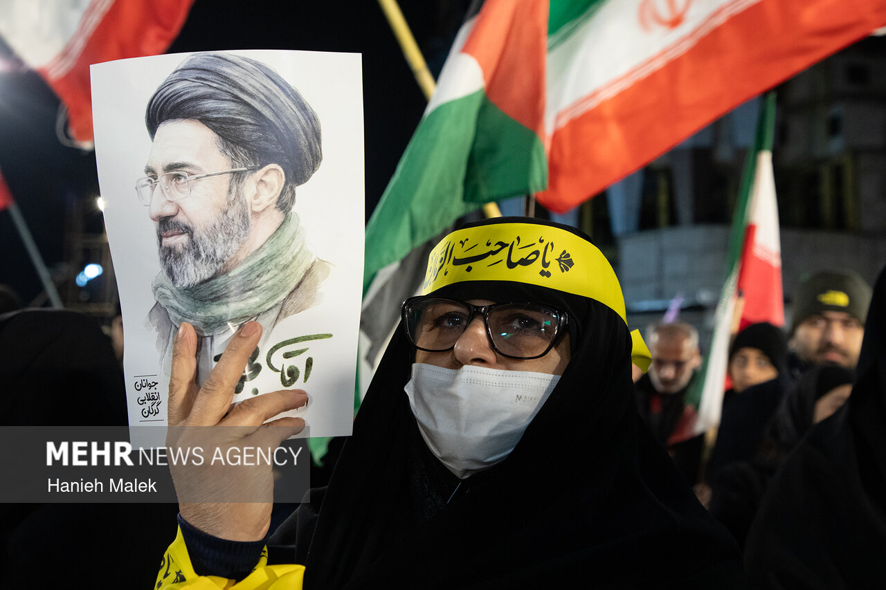 مینابی ها یکصدا برای نابودی اسرائیل و آمریکا