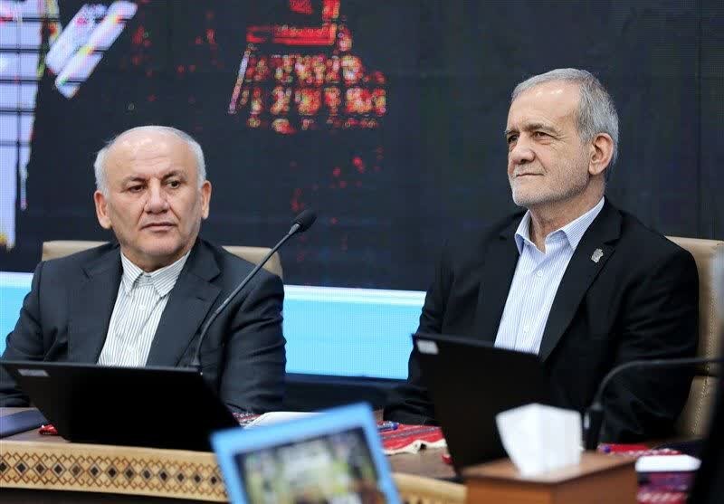 رئیس جمهور: وفاق و همدلی کلید عبور کشور از بحران‌های اقتصادی است