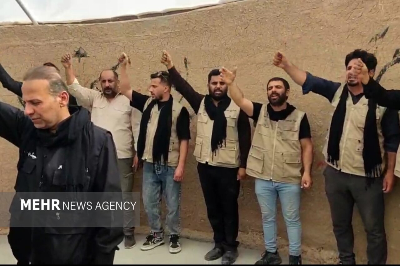 ادای احترام خادمان مرز شلمچه به رهبر شهید انقلاب