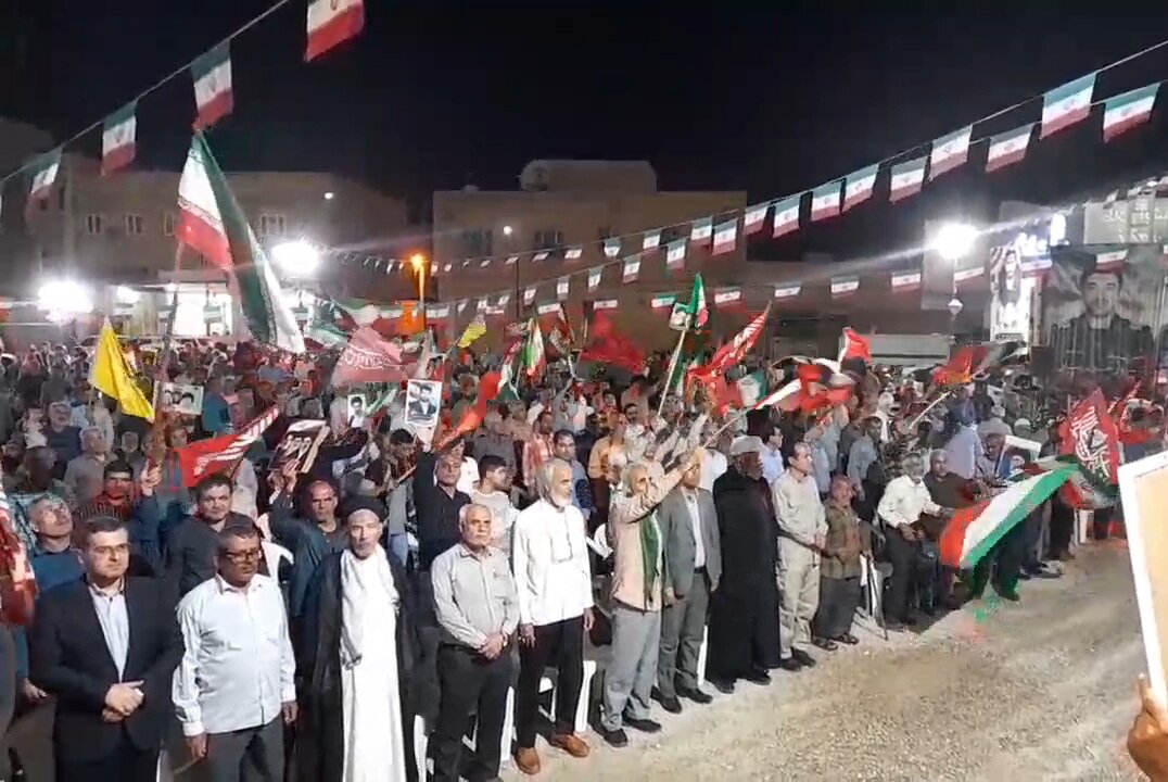 اجتماع حماسی مردم خورموج در شب ۲۱۰