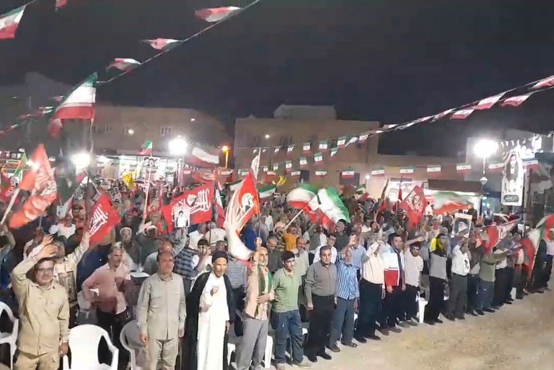 اجتماع حماسی مردم خورموج در شب ۲۰۹