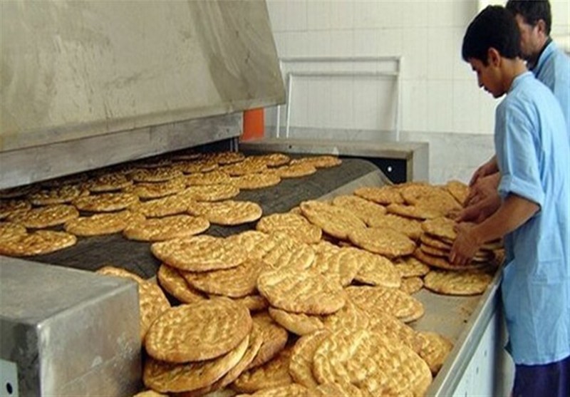 تأمین نان مسافران شمال در روزهای شلوغ تابستان