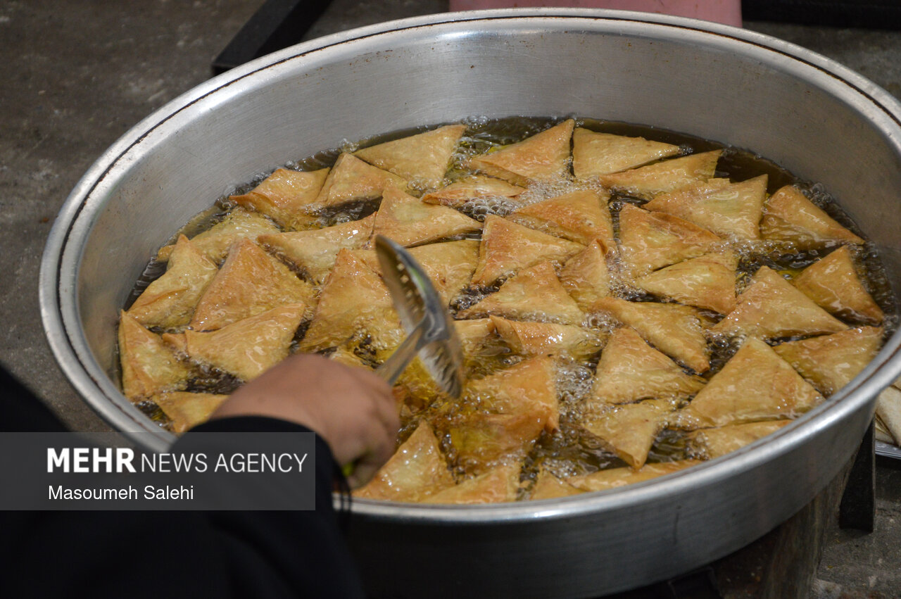 پشتیبانی بانوان مینابی از رزمندگان جبهه دفاع از میهن