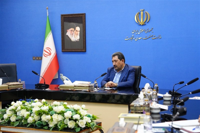 وزیر صمت:به بهانه رشد قیمت، نباید شاهد کمبود یا احتکار کالا باشیم