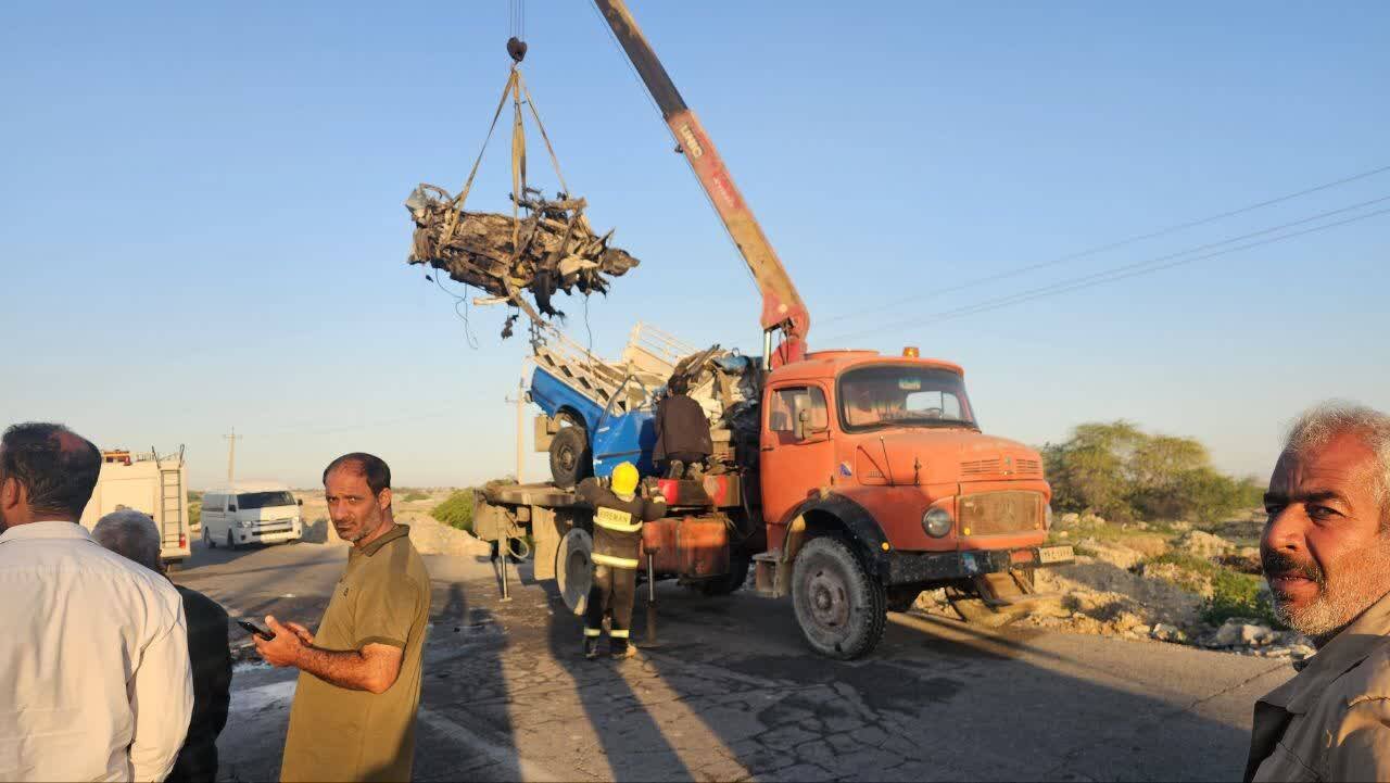 تصادف در دیر ۴ فوتی داشت؛ برخورد رخ به‌رخ و آتش‌سوزی خودروها