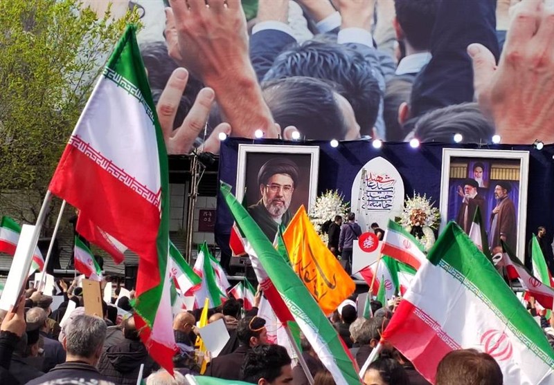 مراسم بیعت با آیت‌الله سید مجتبی خامنه‌ای با حضور شگفت‌انگیز مردم