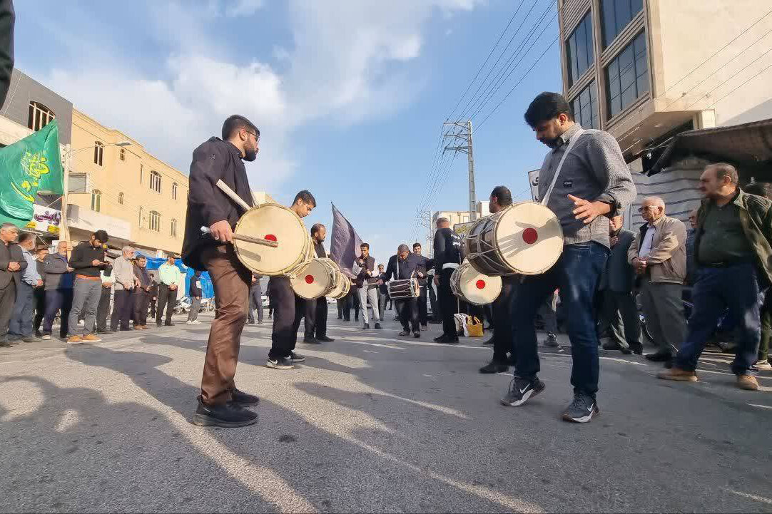 تجمع و عزاداری مردم گناوه در پی شهادت رهبر معظم انقلاب