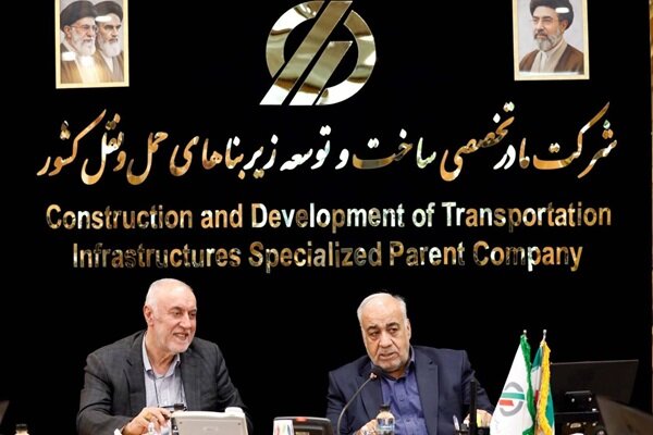 بازوند: منابع کشور باید به سمت کریدورهای اولویت‌دار هدایت شود