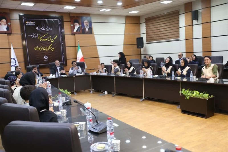نوجوانان پای میز شهردارکرمان نشستند؛از شستن سرسره‌هاتامطالبه مترو