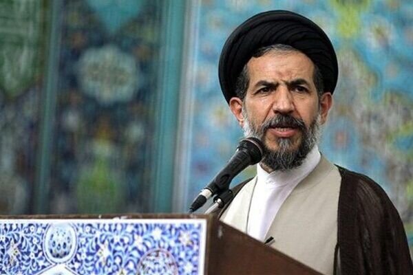 انقلاب اسلامی با رهبری یک فقیه حکیم و تاریخ‌ساز شکل گرفت