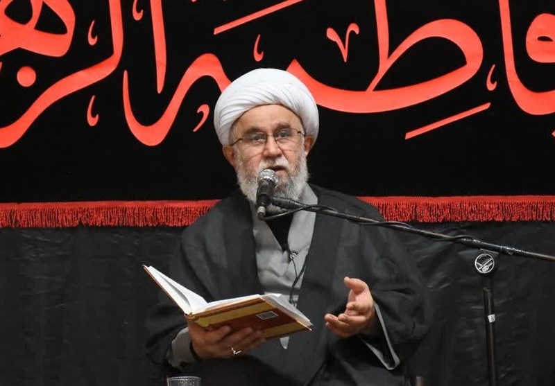 آیت‌الله مجتبی خامنه‌ای دارای ویژگی‌های برجسته علمی،معنوی و شخصیتی است