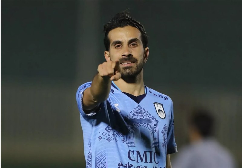 محمودآبادی: به خاطر بازی رفت عذاب وجدان داشتم/ تیم پرقدرتی را بردیم