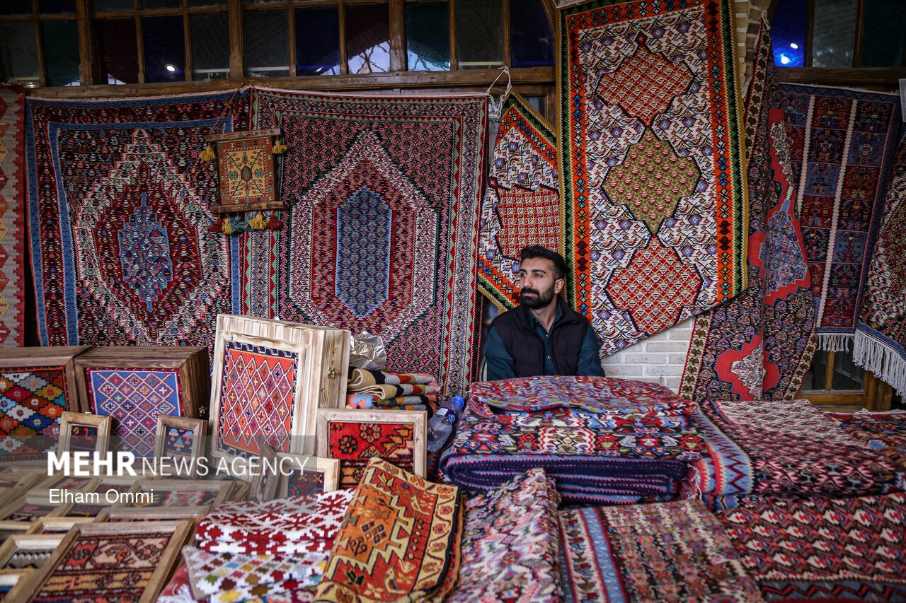 نمایشگاه مشاغل خانگی در سنندج