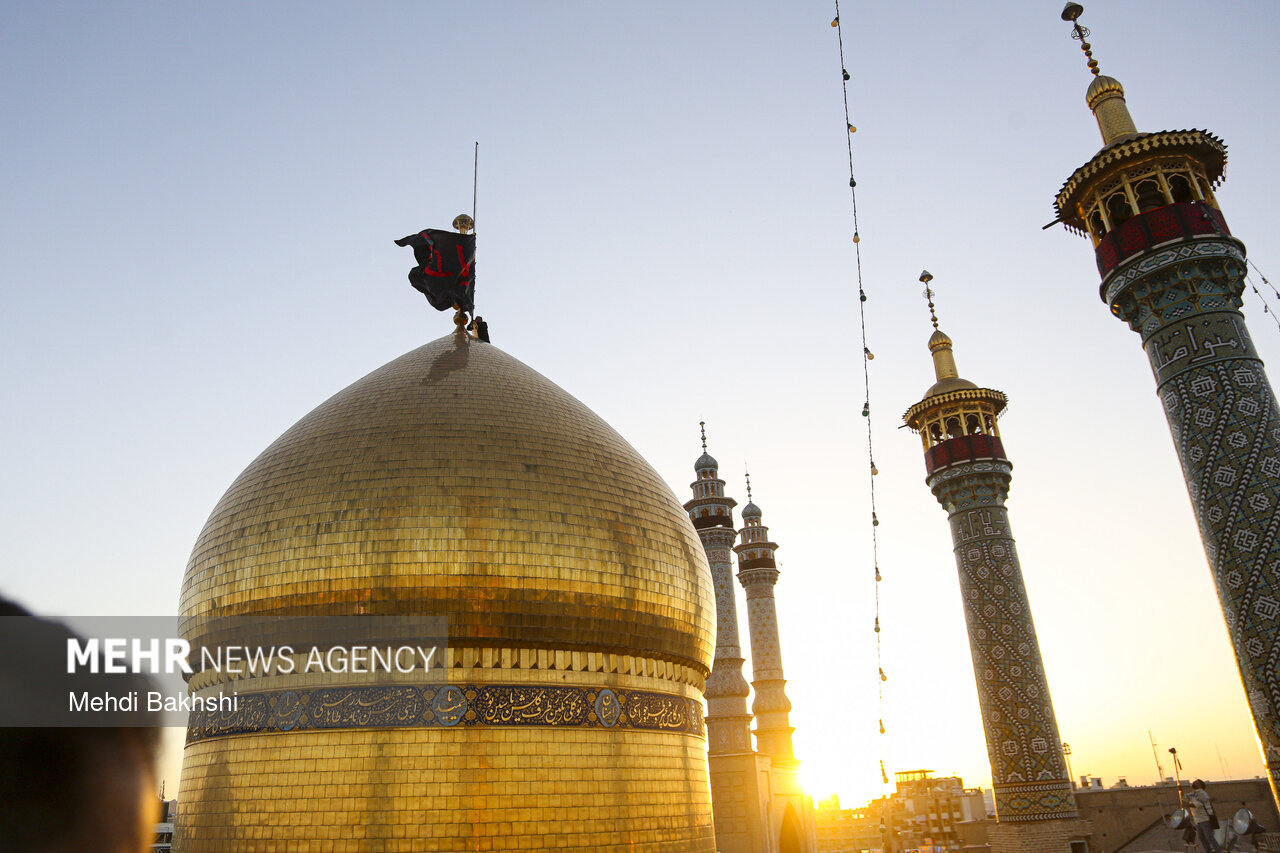 تصاویری از آماده‌سازی شبستان حضرت زینب(س) در حرم بانوی کرامت